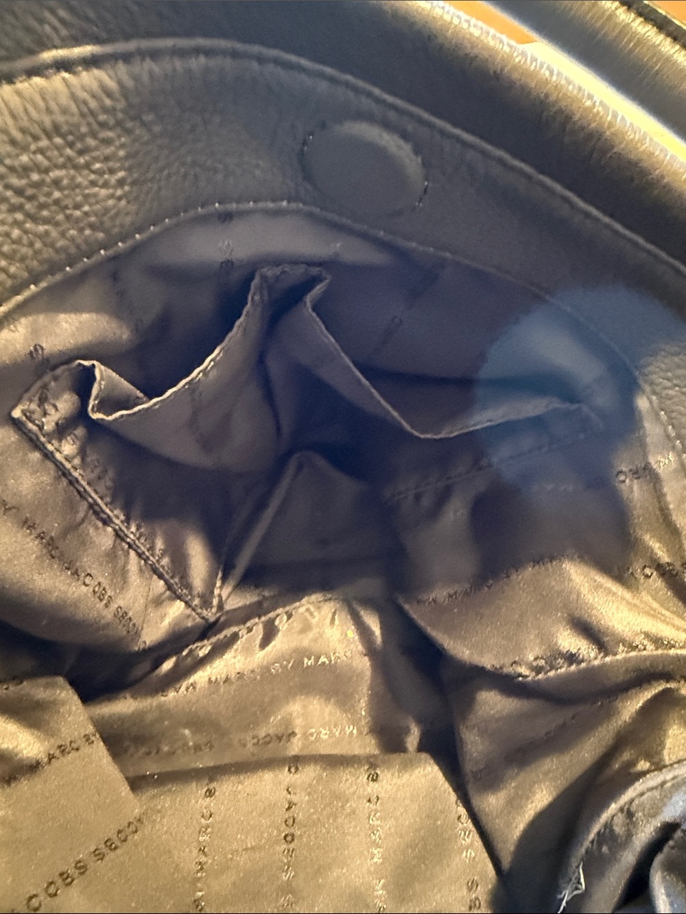 Marc by Marc Jacobs New Q Hillier Hobo with Crossbody Strap - Picture 6 of 8